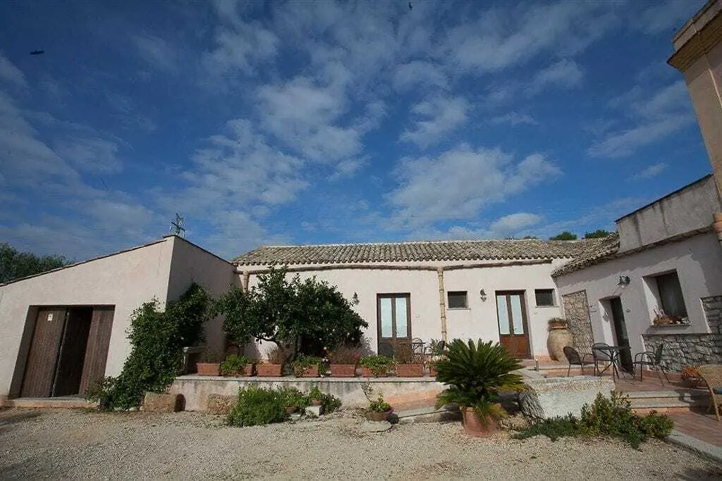 Agriturismo Baglio Donna Santa Villa Dattilo