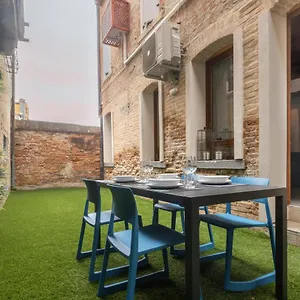 https://castello-apartment-with-garden-rr.hotelinveneto.com
